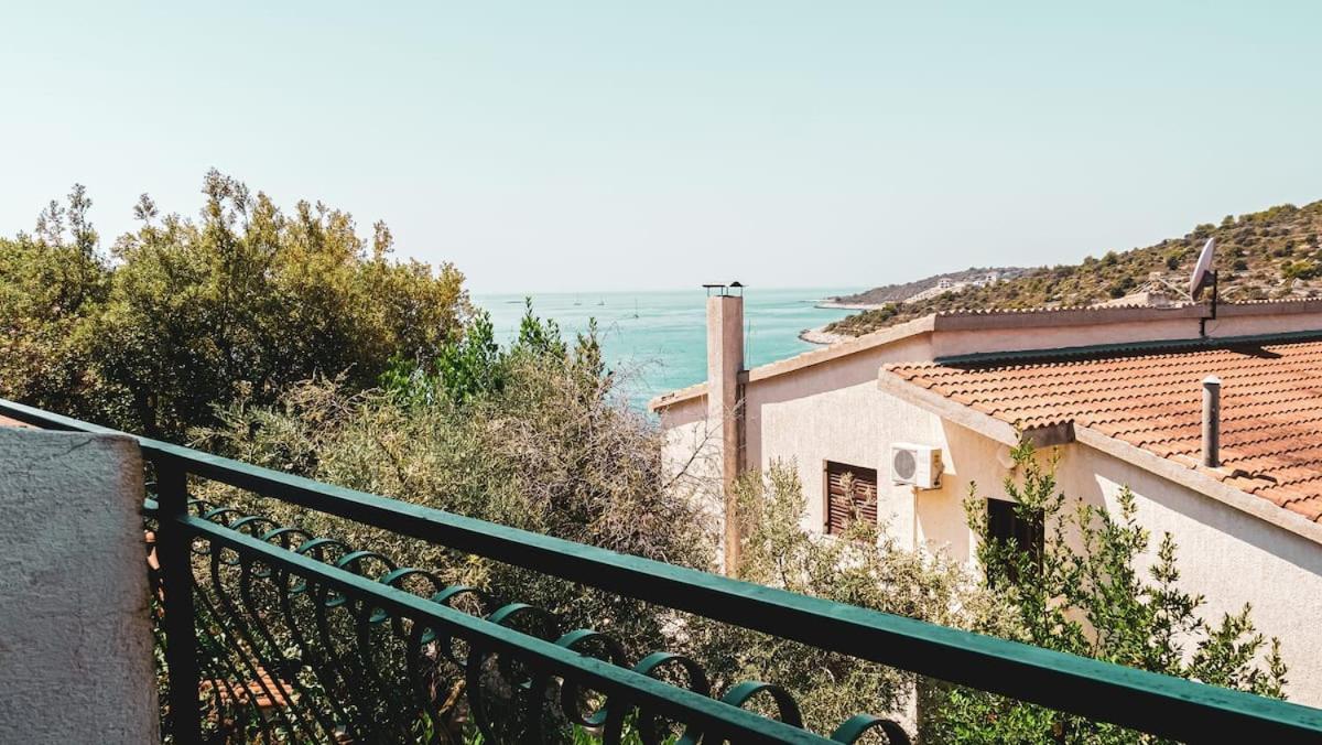 Fully Renovated One Bedroom Apartment With A Seaview - A Sevid Exterior photo